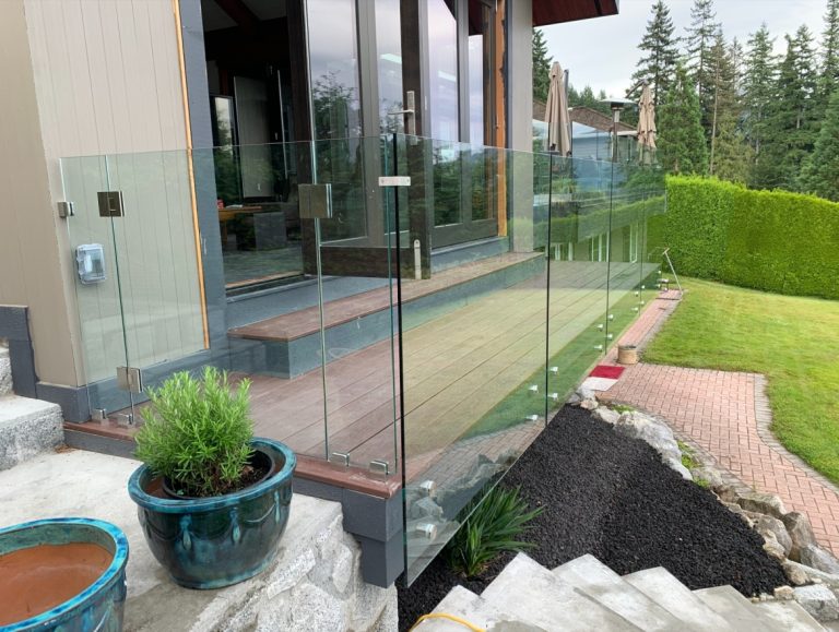glass deck railing in Vancouver