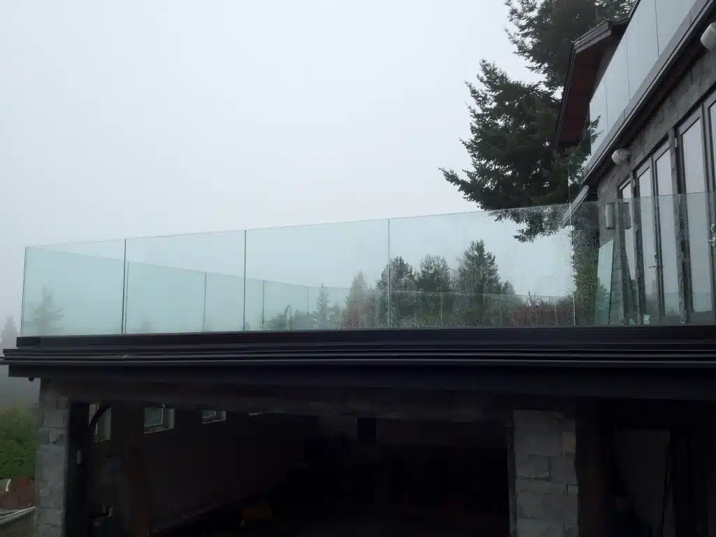glass-deck-railing-